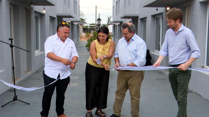 Autoridades de Vivienda en inauguraciones en el departamento de Maldonado