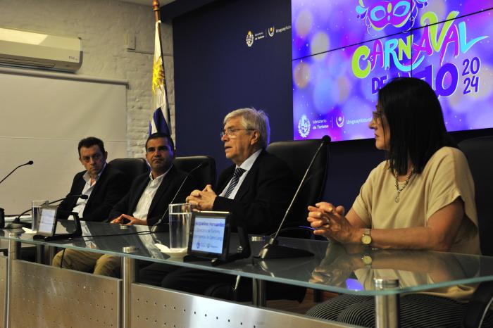 Imágenes en el lanzamiento del Carnaval de Melo