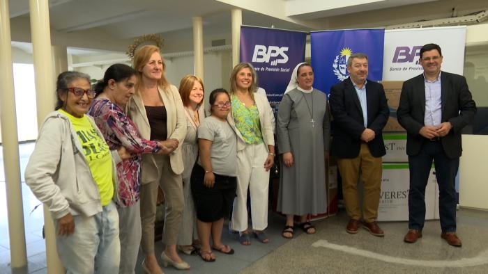 Imágenes de entrega de equipamiento eléctrico eficiente