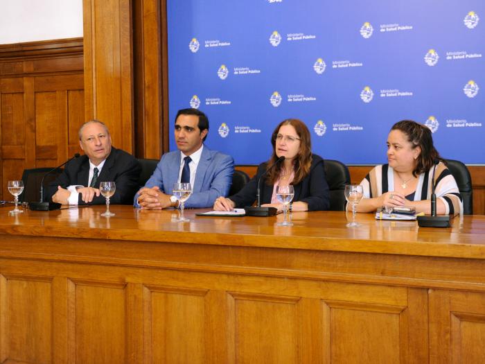 Uruguay ofrecerá acceso a resonancia para diagnóstico a pacientes con alto riesgo de padecer cáncer 