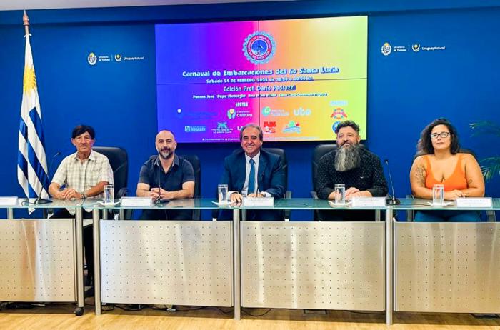 Lanzamiento del Carnaval de Embarcaciones del Río Santa Lucía