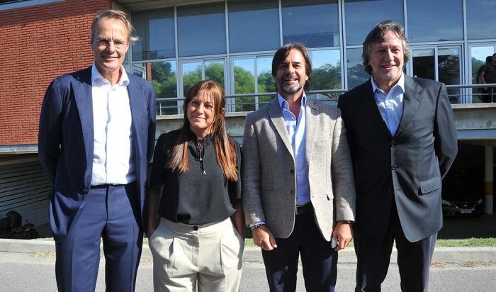 Imágenes del presidente Lacalle Pou en el Institut Pasteur de Montevideo