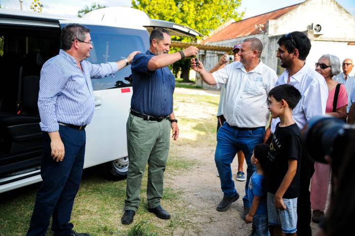 Entrega de ASSE en Centro Auxiliar de Tala