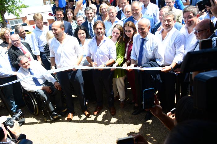 Imágenes del presidente Lacalle Pou en inauguración del Centro de Referencia de Políticas Sociales