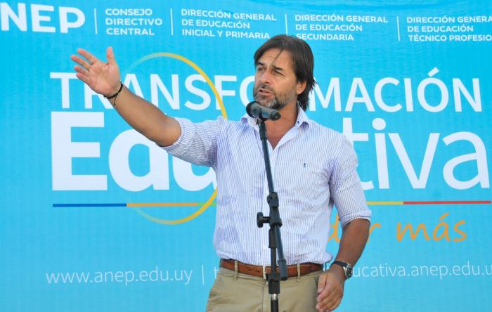 Presidente Lacalle Pou en inauguración de liceo en Curtina