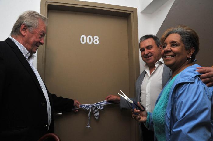 Inauguración y entrega de viviendas en Colonia