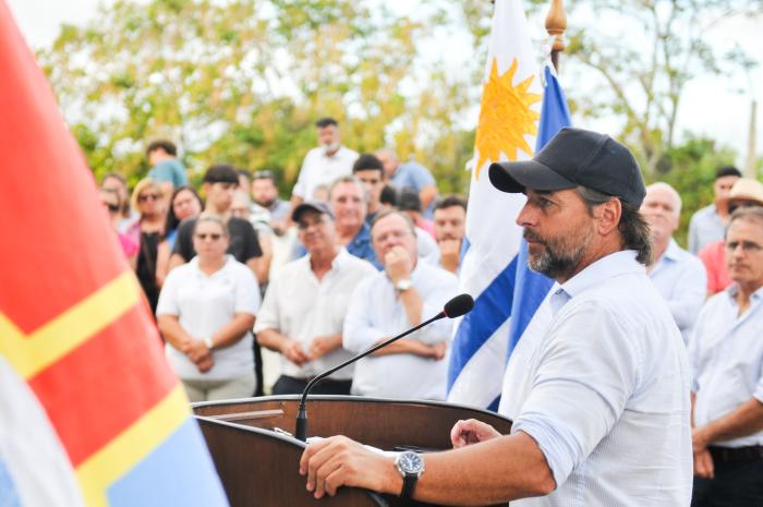 Presidente Lacalle Pou en inauguración de rutas en Flores