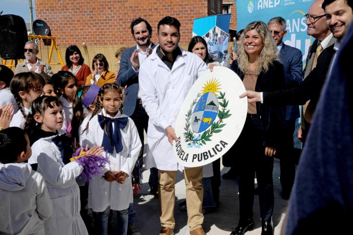 ANEP inauguró escuela n.° 409 en el barrio La Paloma
