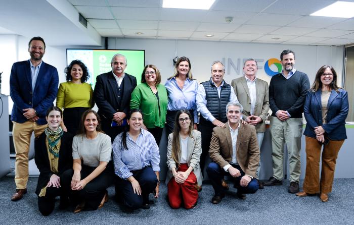 Firma de convenio en Inefop
