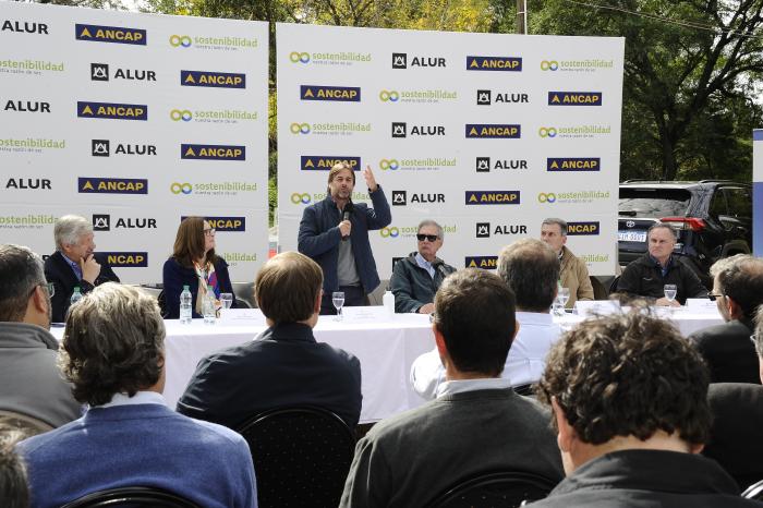 Presidente Lacalle Pou en inicio de zafra 2024 de caña de azúcar