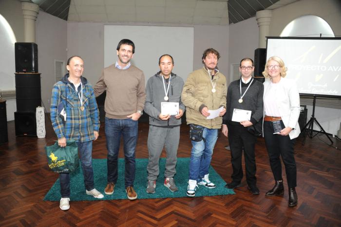 Entrega de diplomas de capacitación del proyecto Avanza para personas en situación de calle
