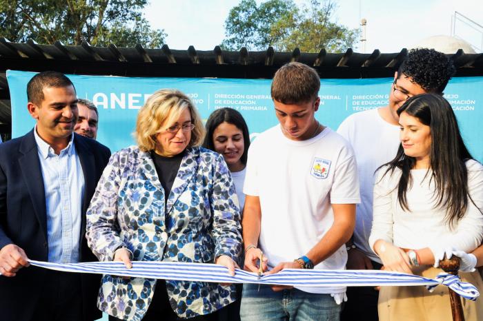 Inauguración del nuevo liceo rural de Isidoro Noblía