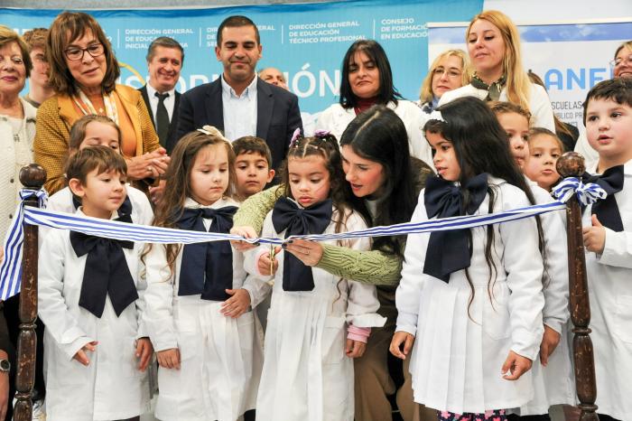 Inauguración de un jardín de infantes en Melo, Cerro Largo