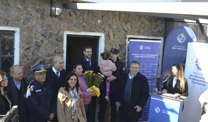Interior y Vivienda otorgaron una solución habitacional en el marco del Programa Avanzar