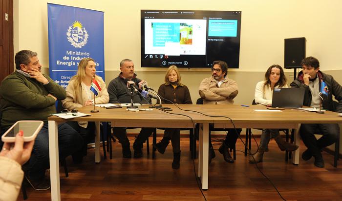 Presentación de un informe de Dinapyme en Lavalleja
