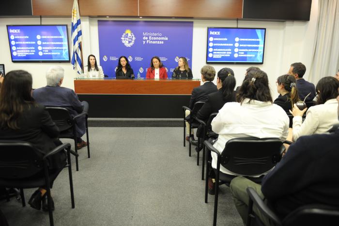 Palabras de autoridades en acto en el MEF