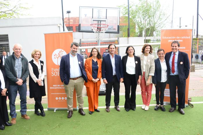 Presidente Lacalle Pou en visita a colegio de fundación Sophia