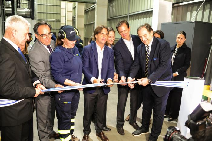 Presidente Lacalle Pou en inauguración de instalaciones de planta industrial de Ecopet