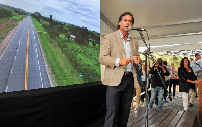 Presidente Lacalle Pou en inauguración de obras en ruta 11, San José