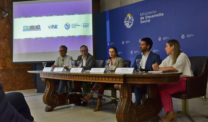 Encuesta indica mejora de asistencia a centros educativos y descenso en trato violento a niños
