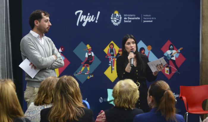 Feria estudiantil impulsada por ANEP e INJU promueve información sobre propuestas educativas