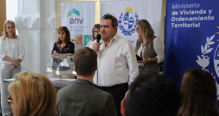 Gobierno sorteó 54 viviendas para plan en barrio La Blanqueada de Montevideo