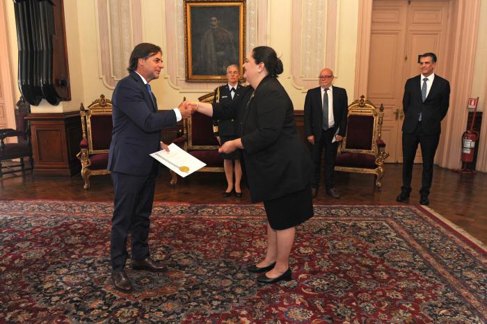 Presidente Lacalle Pou en ceremonia de entrega de cartas credenciales