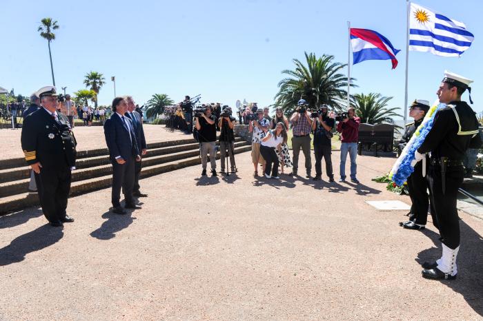 Presidente Lacalle Pou en ceremonia del Día de la Armada Nacional
