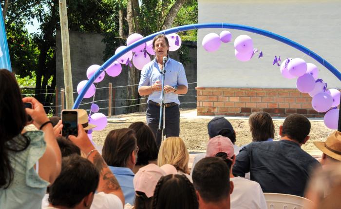 Presidente Lacalle Pou en inauguración de viviendas de Mevir en Pueblo Castillo, Soriano
