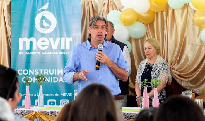Acto de escritura de viviendas en Sarandí Grande