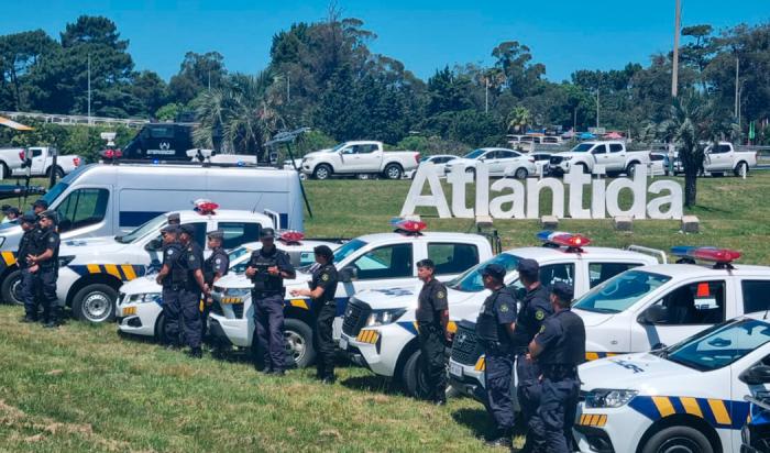Más de 600 policías se suman al operativo Verano Azul en los principales puntos turísticos del país