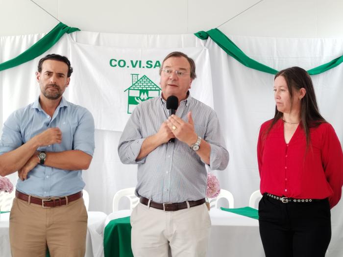 Imágenes de inauguración de obras por convenios sociales del MTOP en San José