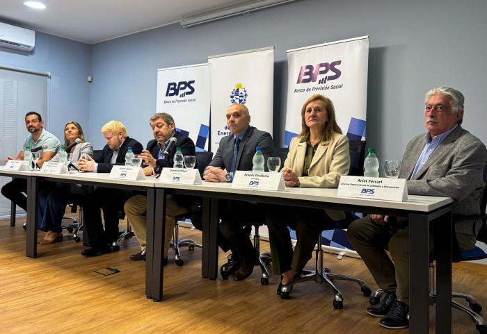 Firma de ampliación de convenio entre el BPS y el MIEM