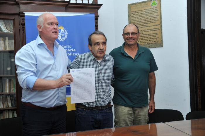 Imágenes de lafirma de convenios sociales con instituciones de Canelones y Montevideo
