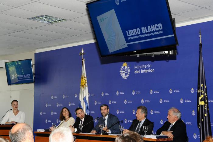 Interior presentó libro sobre políticas de Estado en materia de rehabilitación