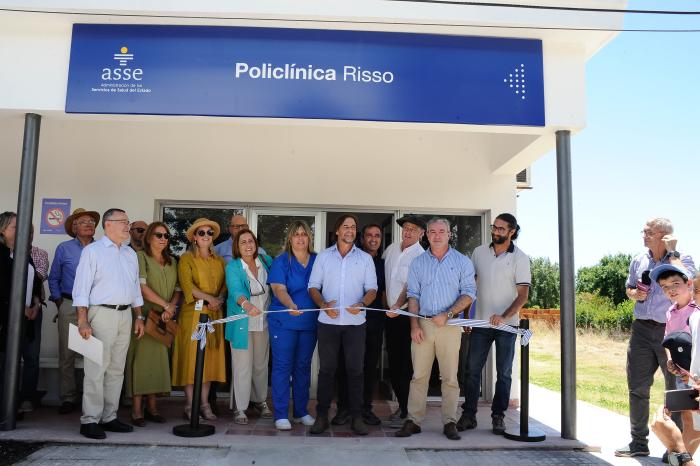 Presidente Lacalle Pou en inauguración de obras de reforma de la policlínica de Risso