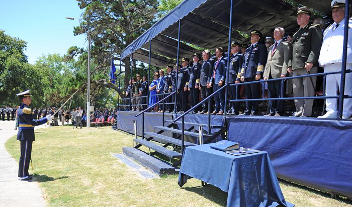 Presidente Lacalle Pou en asunción del comandante en jefe de la Fuerza Aérea