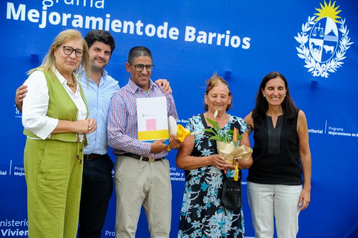 Entrega de viviendas en el barrio Maracaná Sur