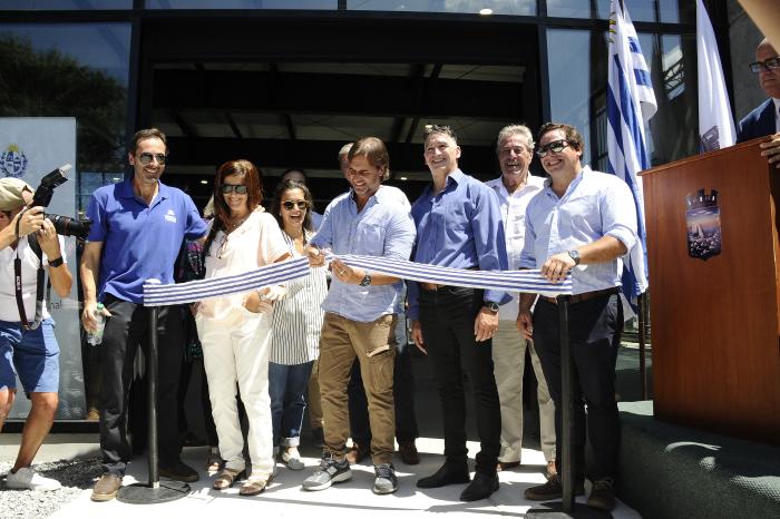 Presidente Lacalle Pou en inauguración de piscina semiolímpica en Campus de Maldonado