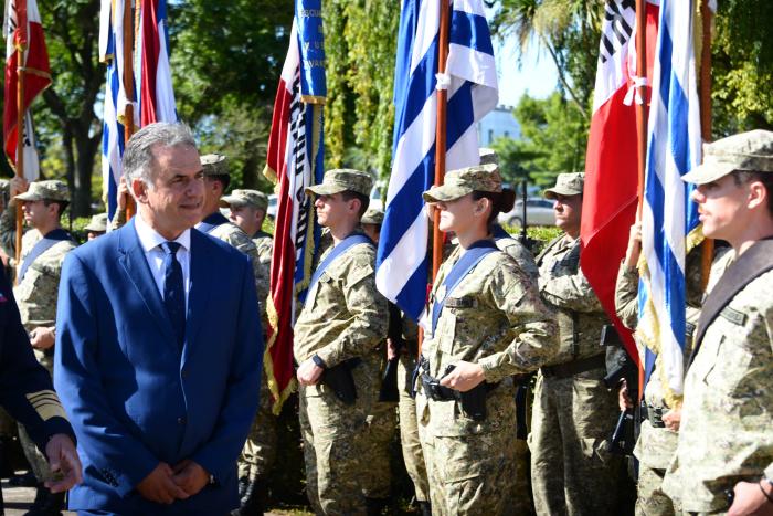 Presidente Yamandú Orsi en aniversario de la Fuerza Aérea Uruguaya