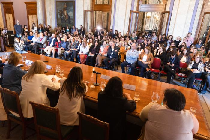 Presidente Yamandú Orsi en presentación del informe del Sipiav
