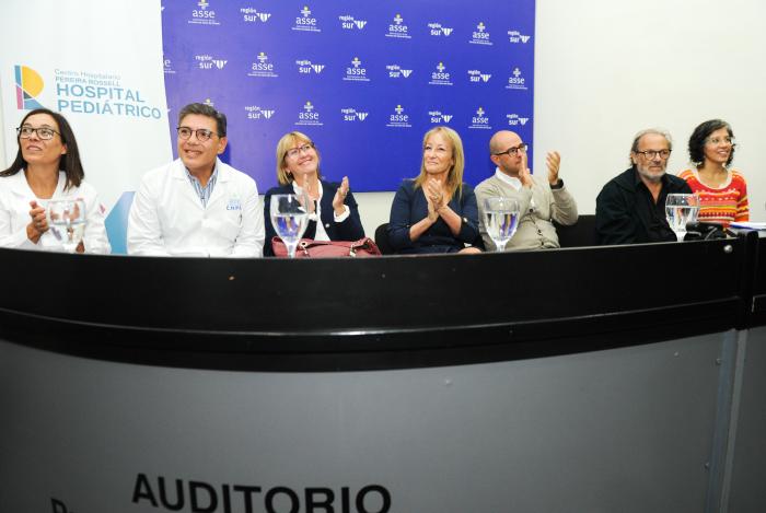 Presidenta de la República en ejercicio, Carolina Cosse en Hospital Pereira Rossell