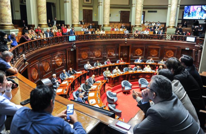 Presidenta en ejercicio, Carolina Cosse, en homenaje en el Senado