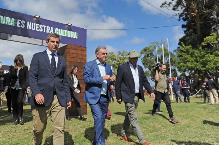 Presidente Yamandú Orsi en la apertura de la exposición Rural de Melilla 2025