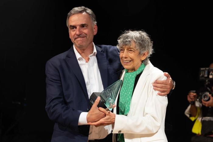  Presidente Yamandú Orsi en entrega de Premio INAE a la Trayectoria en Danza