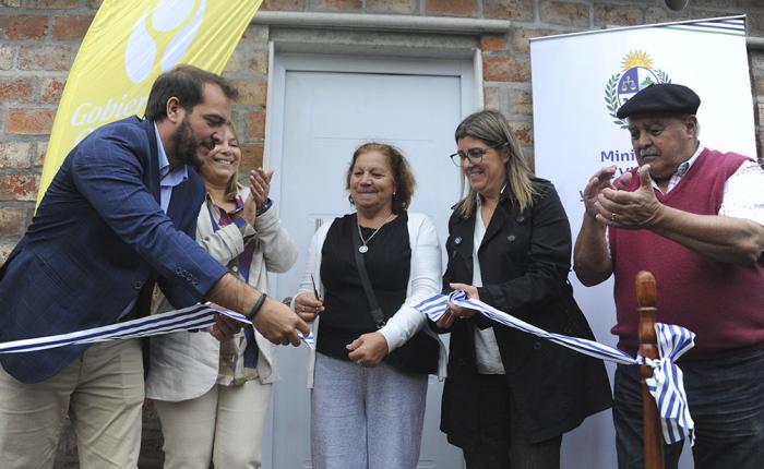 Ministra Paseyro entregó 12 viviendas en Pando