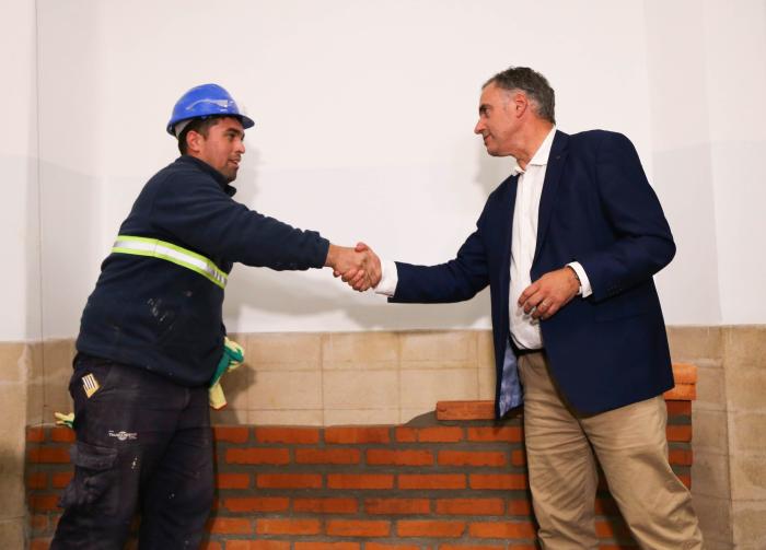 Presidente Yamandú Orsi en el Hospital de Clínicas