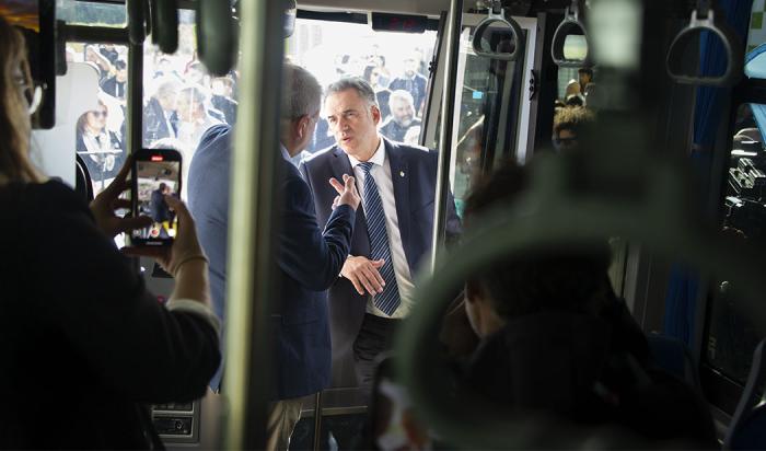 Orsi asistió a presentación de nuevos ómnibus eléctricos para Canelones