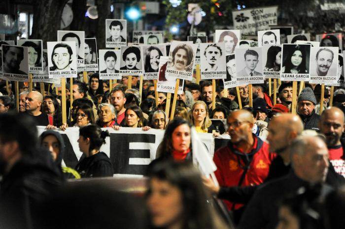 Miles de uruguayos participaron en la 30.ª Marcha del Silencio