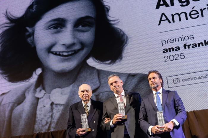Presidente Orsi en Premio Ana Frank, en Argentina